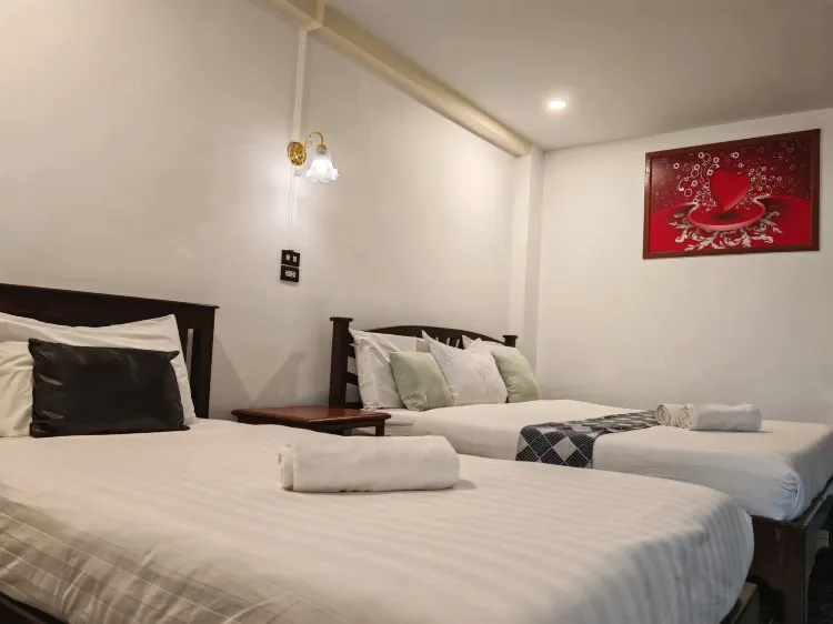 ห้องสแตนดาร์ดเตียงแฝดที่มีวิวเมือง (ปลอดบุหรี่)