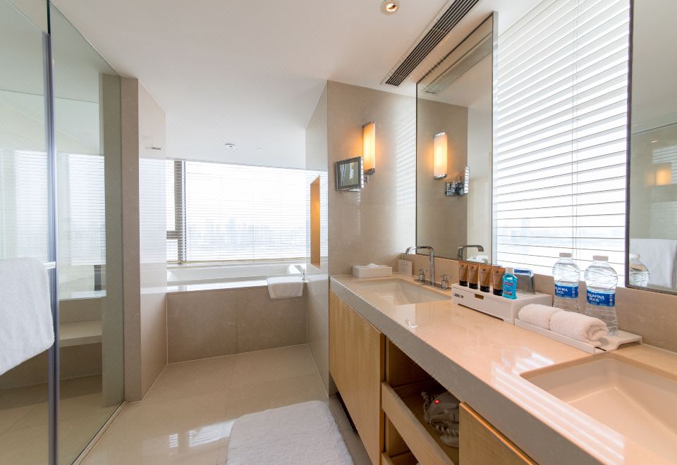 一室一廳豪華家庭公寓套房 | 側江景+洗衣機+烹飪空間