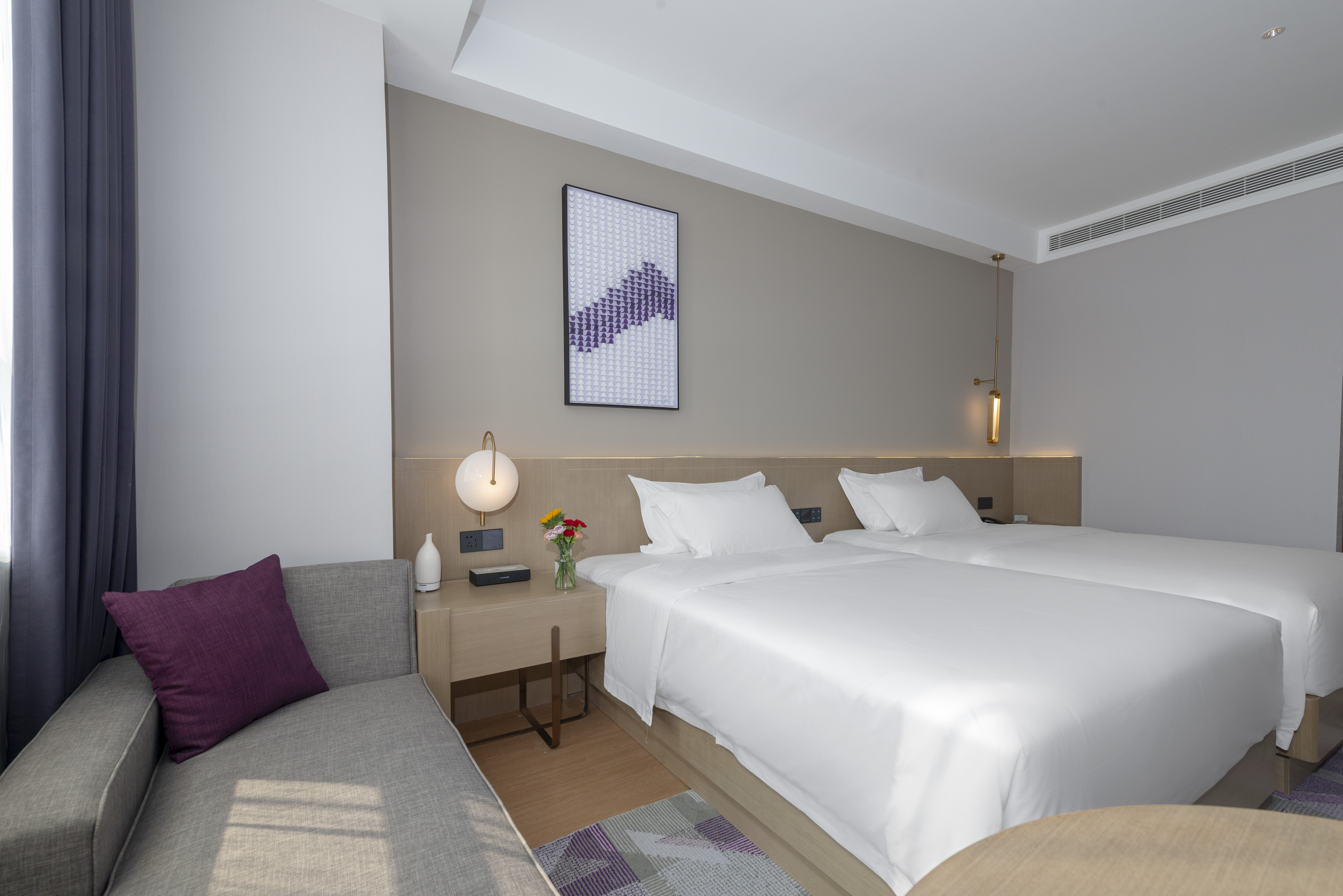 Lavande Hotel (Tianjin Zhongxin Ecological City Jijing Tiandi Branch)豪华双床房（慕思品牌床垫+小冰箱+电视投屏）