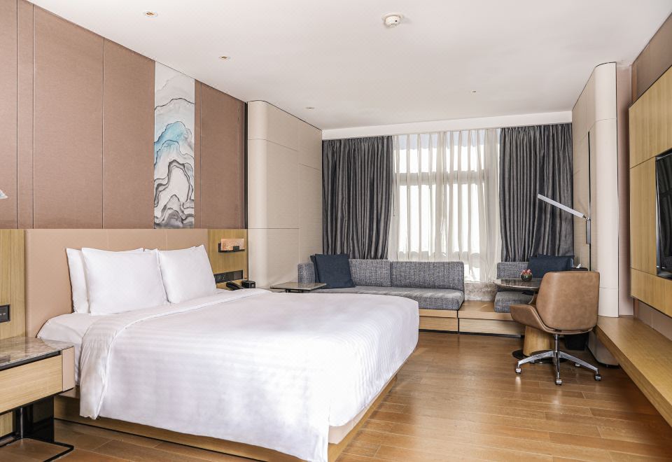 Courtyard by Marriott Shenzhen NorthwestGarden-View King Bed
