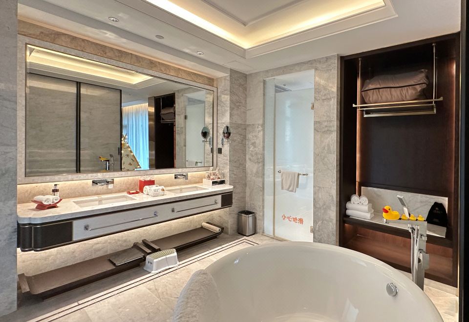 Luxury Hotel HangzhouFamily Friendly Room