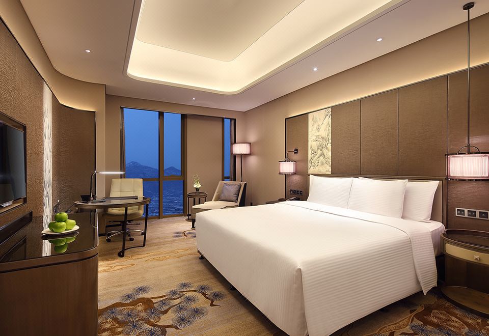 Wanda Realm Tai'anDeluxe Executive Double Bed Room (Joyful Time + City View + Private Bathtub)