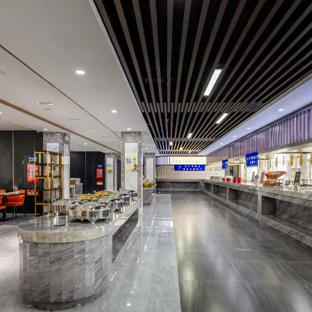 Three Thousand Miles Hotel(Guide County Bus Station Store)