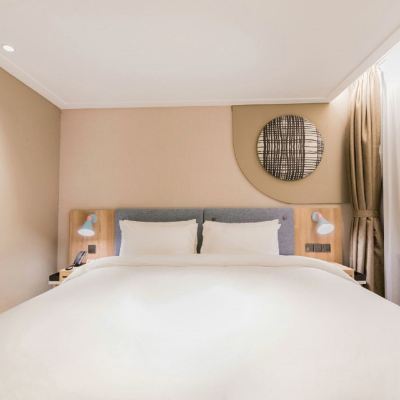 大床房A（智能投屏） 如家飯店·neo（深圳羅湖口岸國貿地鐵站店）優惠