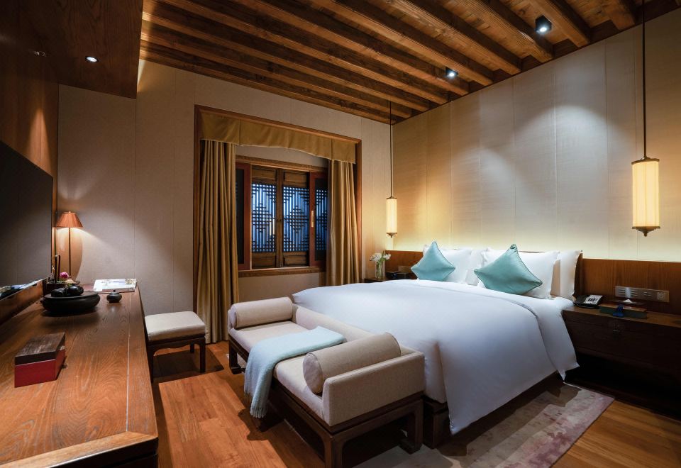 Jianshui Heyuan HotelDeluxe Double Room