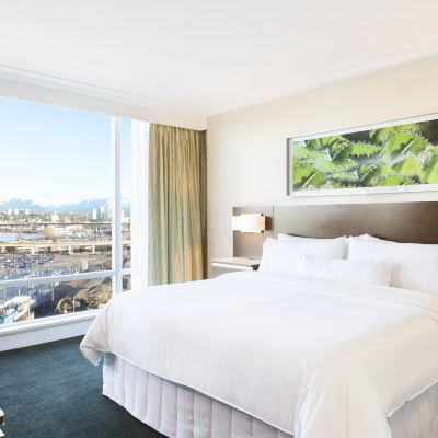 客房 - 帶1張特大號床 - 低層 威斯汀温哥華機場沃爾中心酒店優惠