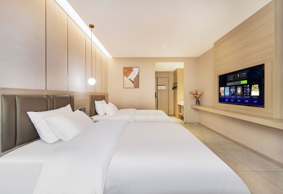 Deluxe Twin Room (Skin-Friendly Bedding + Comfortable Mattress + Screen Projection Tv)