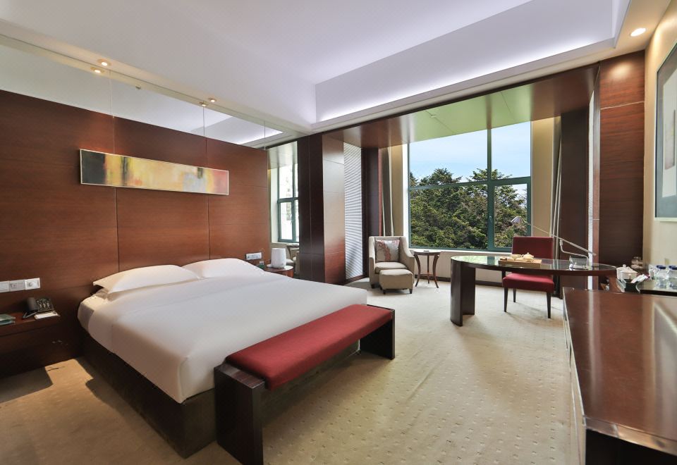 七栋桦林风景大床房