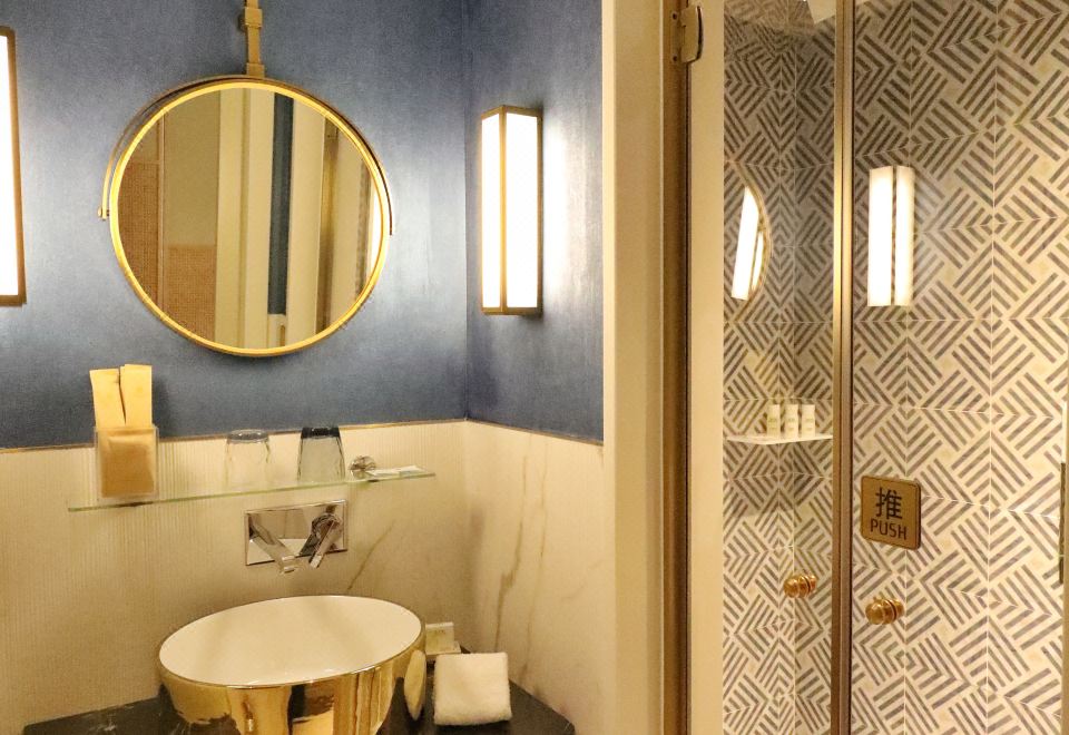 纯净双床房（手机投屏）