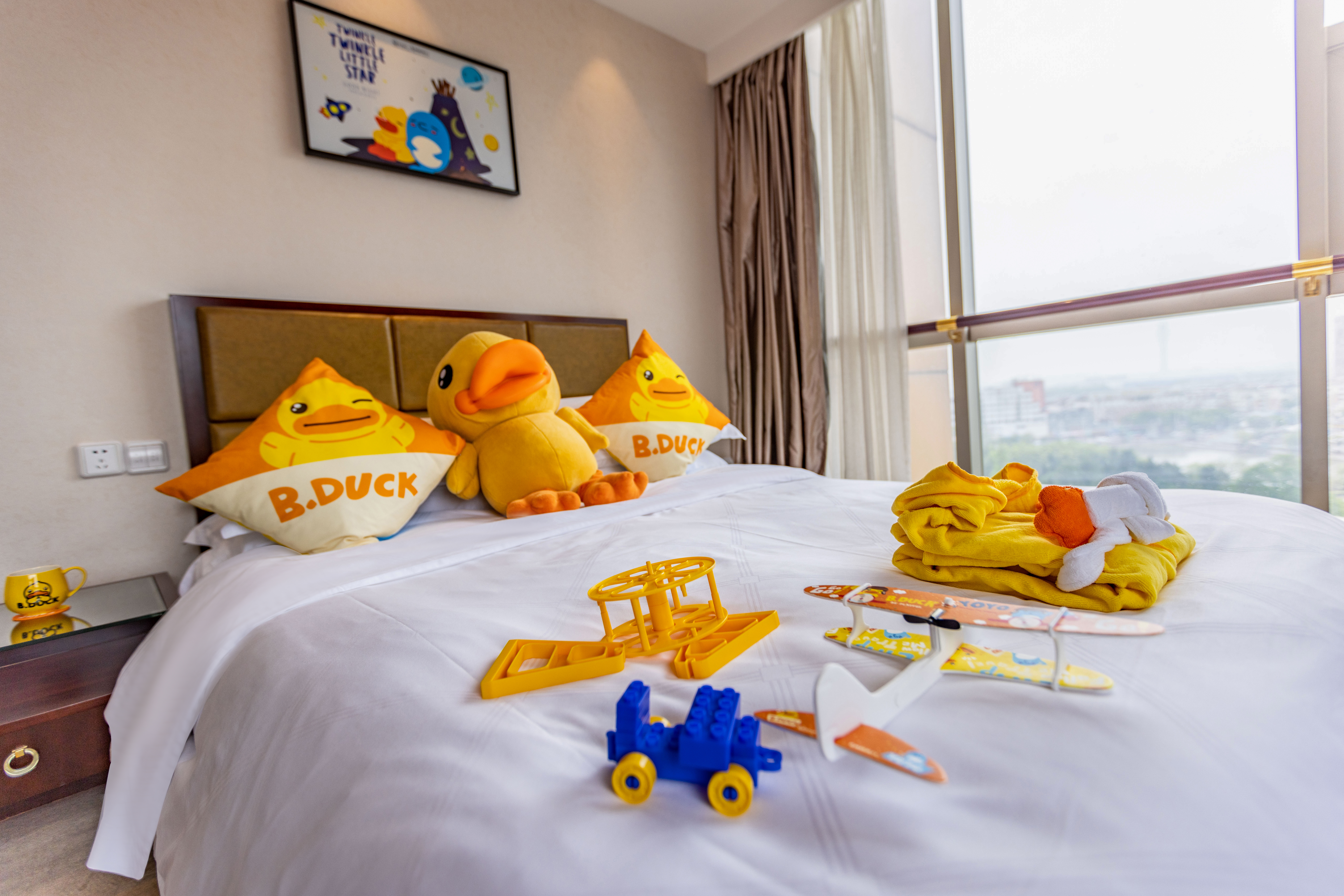 小黄鸭主题亲子套房