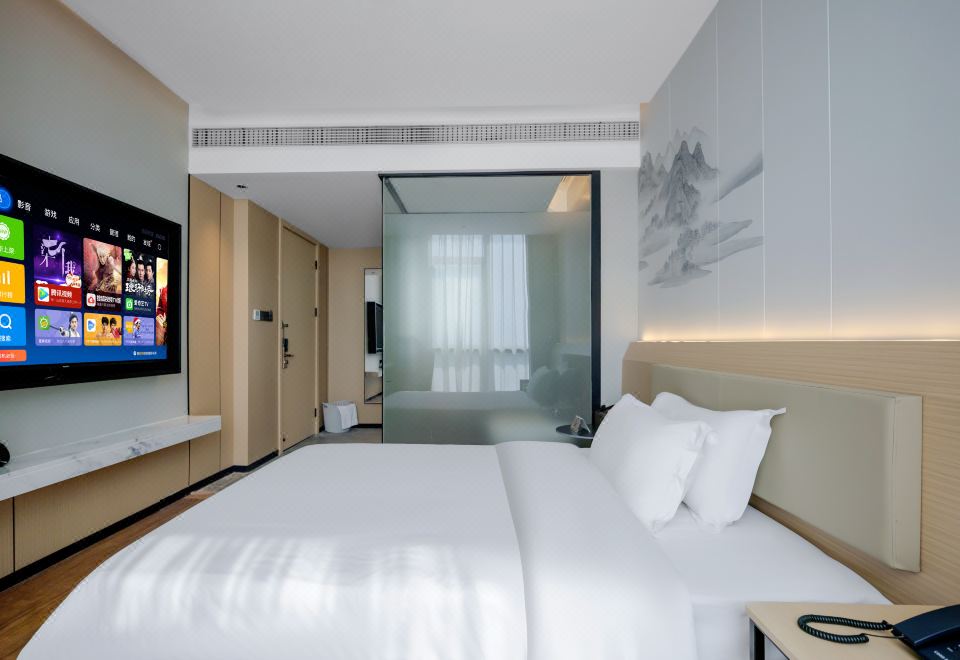 麗致大床房（全景落地窗+城市觀景）