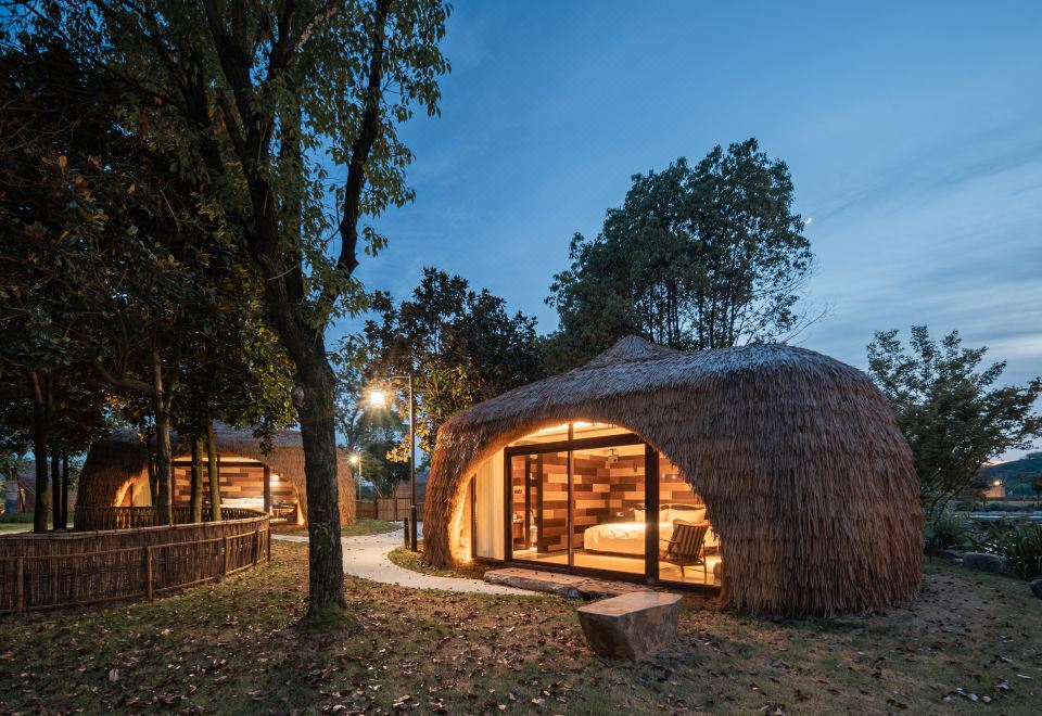 Yiju Comfortable Big Bed Room