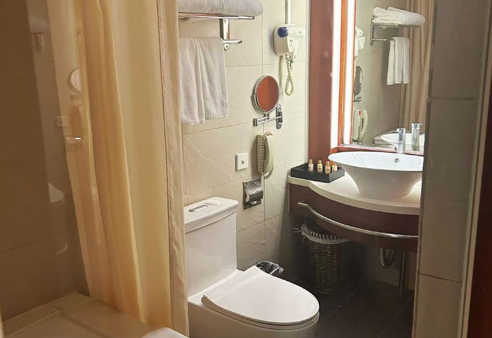 高级间（无窗）