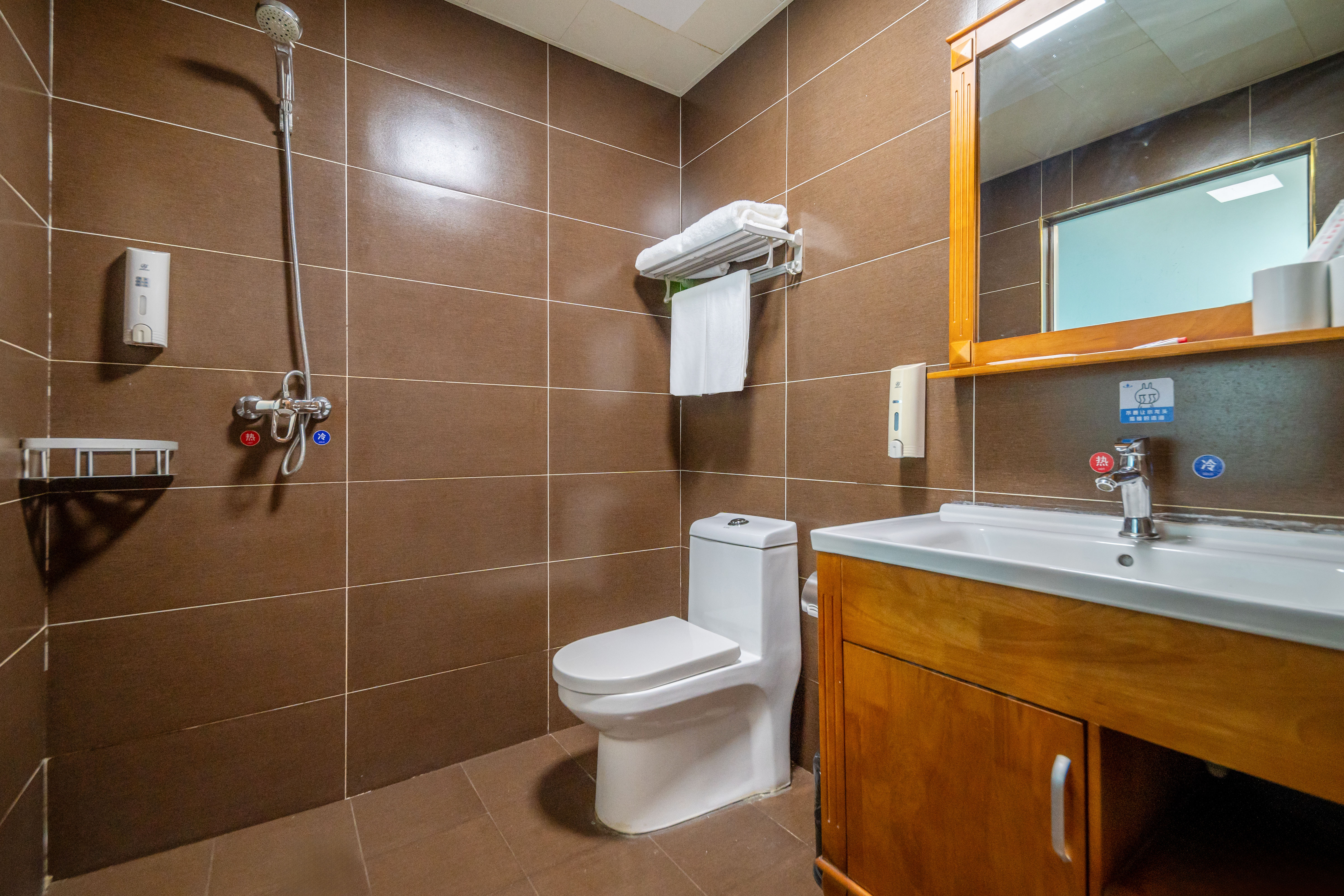 悦享·商务大床房|零压床品|独立空调