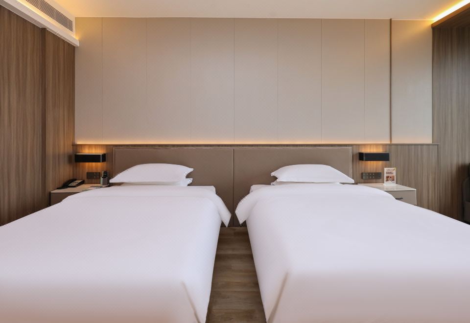 Century International Convention Center (Baijia Lake 1912)Exquisite Lake-view Standard Room (Electric Curtains + Smart Toilet + Bathroom With Dry-Wet Separation)