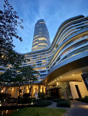 Aoki · Audiovisual | AESTHETICDESIGNER Light Luxury Residence (Shenzhen MixC Store) Отели в г. 