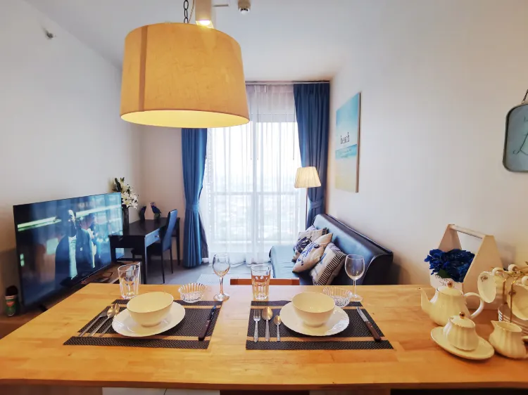 อพาร์ตเมนต์หนึ่งห้องนอนพร้อมห้องครัว