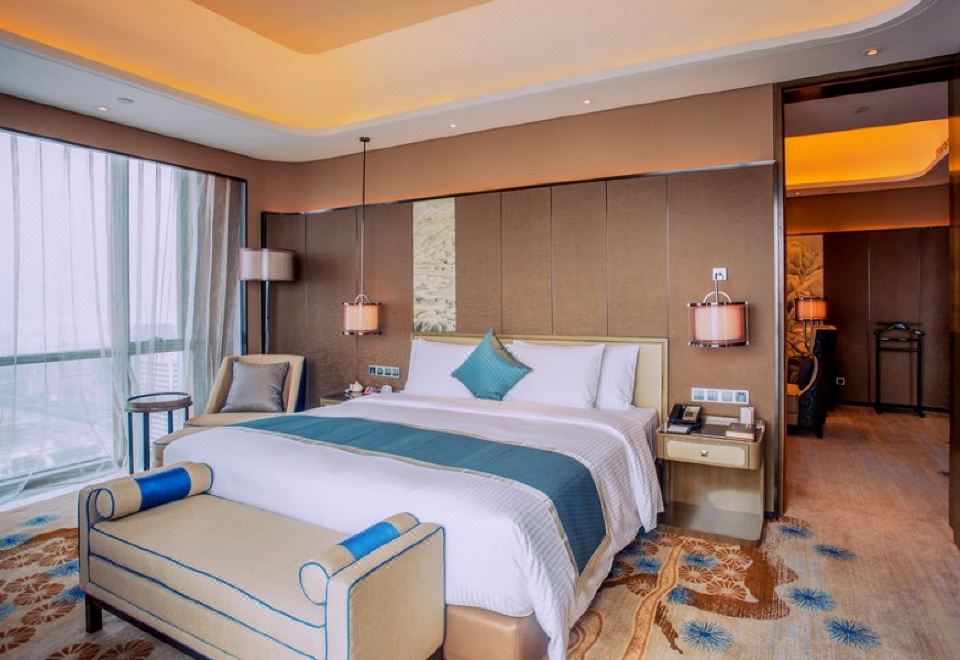 家庭套房（三张床+直麪泰山+空间宽敞）