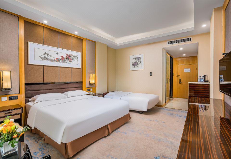 舒适家庭房（零压大床房+单人床+小冰箱）