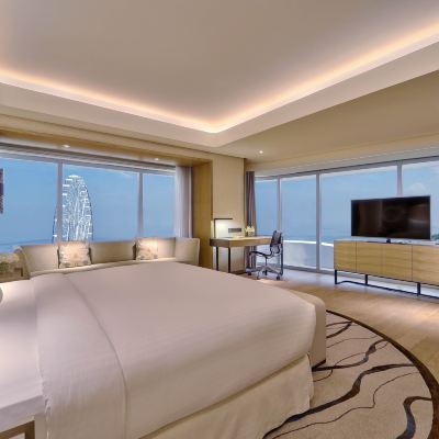 Bay View King Premier Room