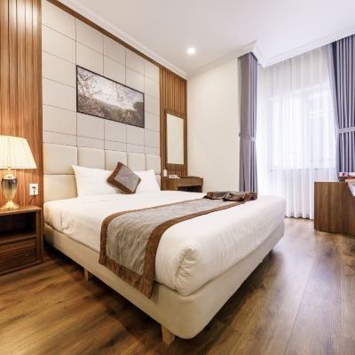 DELUXE DOUBLE Wisteria Hotel Promo Code