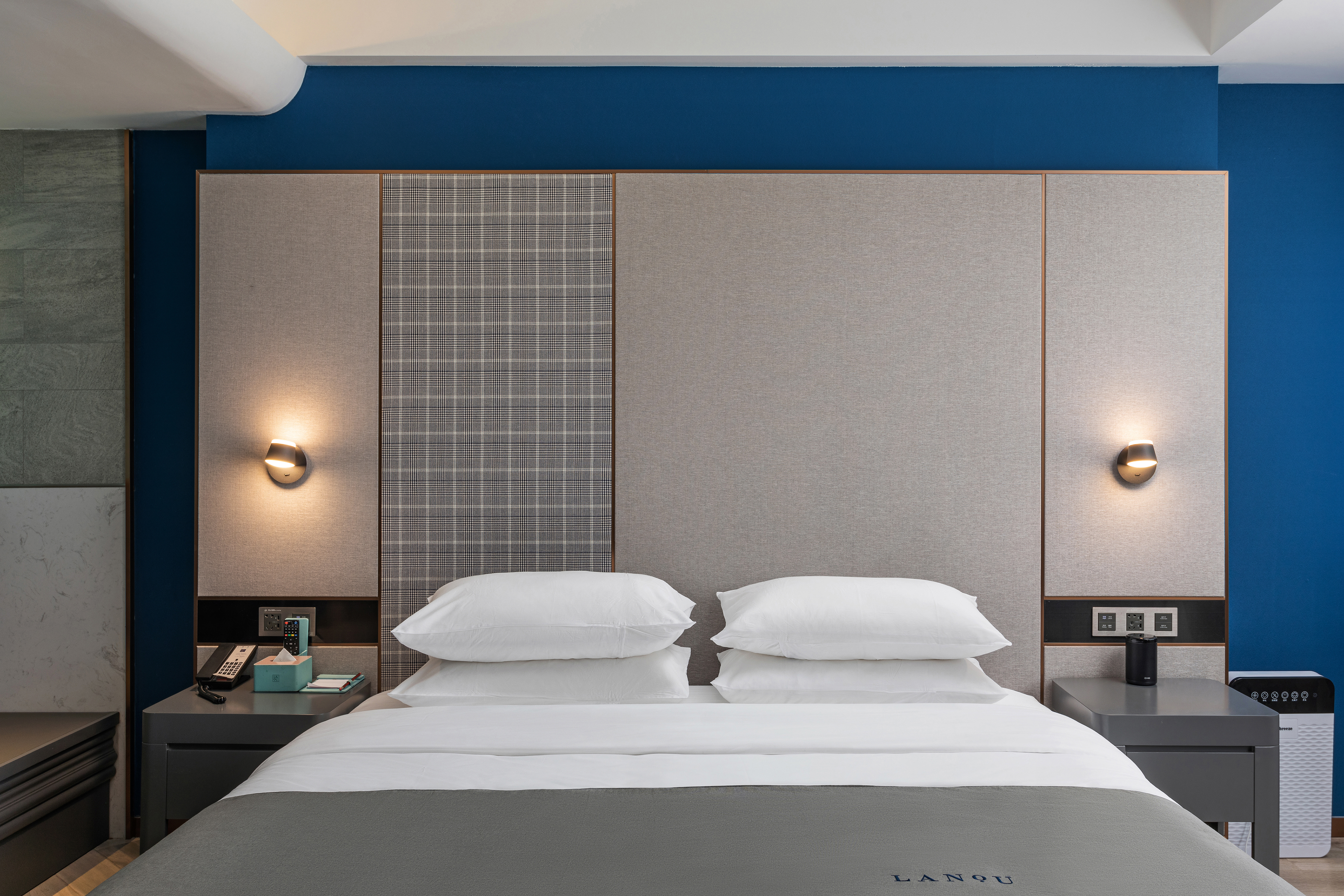 商务豪华大床房丨独立茶盘+Mini小冰箱+软卧沙发