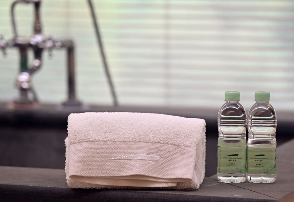 亲子观星家庭套房-一房一厅-欢乐小童房-家庭亲子泡池