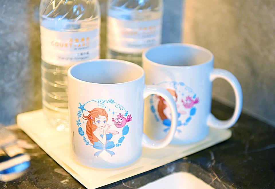 Courtyard by Marriott Shanghai HongqiaoMermaid Family Twin Bed Room