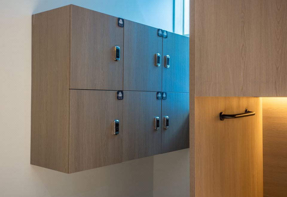 Likeyou女生六人間「浴巾+負離子高速吹風機+品牌沐浴」