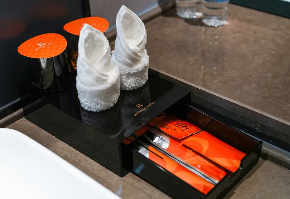 R-丽致大床房（全屋地暖+超大飘窗+榻榻米+智能马桶）