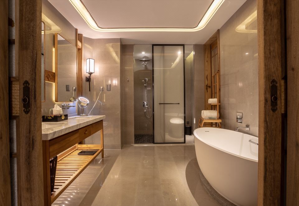 靜怡大床房（寶格麗洗護+獨立浴缸）