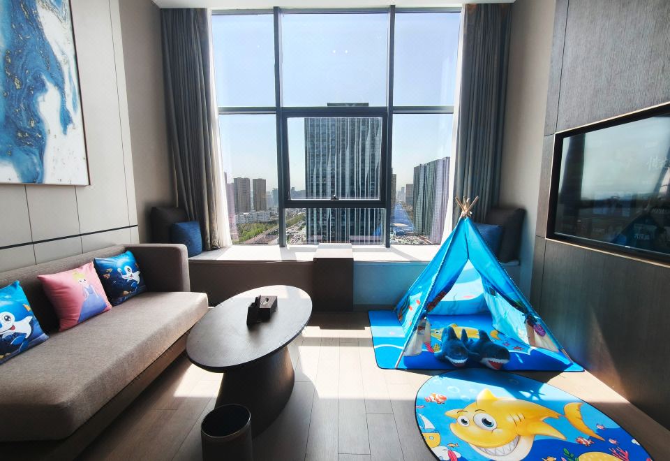 行政复式小童亲子房