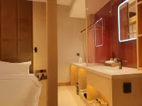 Jingchen Hotel (Leshan Zhanggongqiao Food Street Branch)