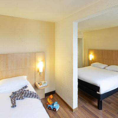Standard Room with One Double Bed and One Single Bed Ibis Paris 17 Clichy-Batignolles (ex Berthier) Promo Code