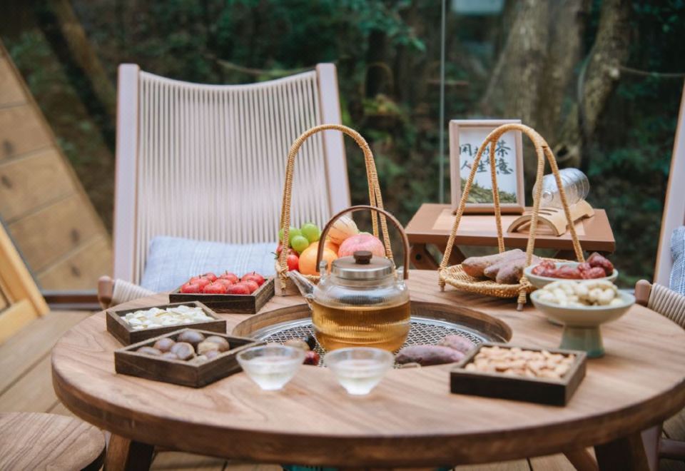 Hangzhou SENBO Nature Park and ResortJungle Hive Audio-visual Double Bedroom