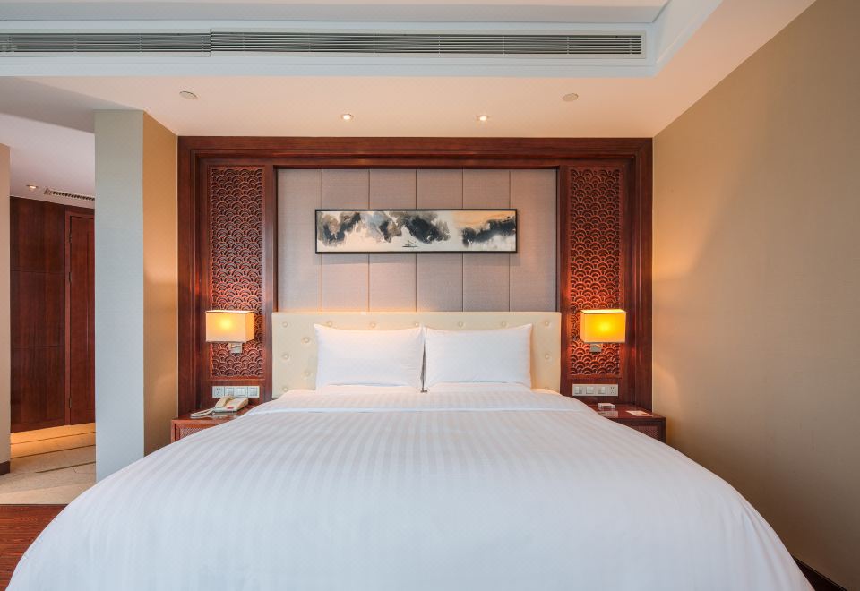 GRAND NEW CENTURY RESORT Siming Lake YuyaoDeluxe Lake-view Queen Room