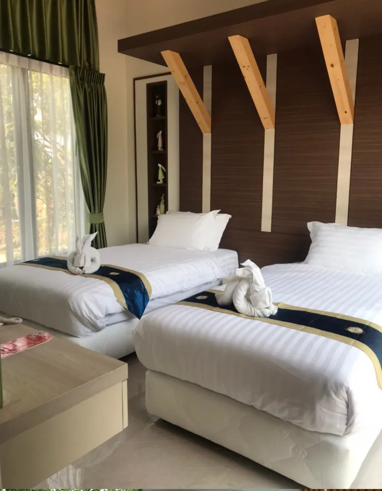 B Superior Twin Bed (B2-B10)