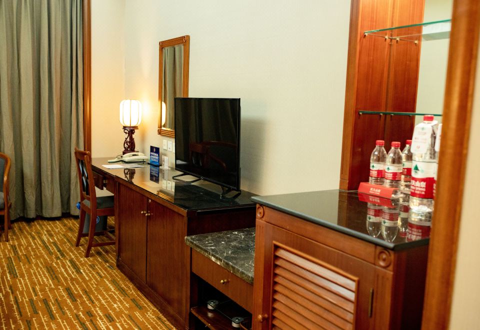 Qianmen Jianguo HotelStandard Floor Twin Room (Without Window)
