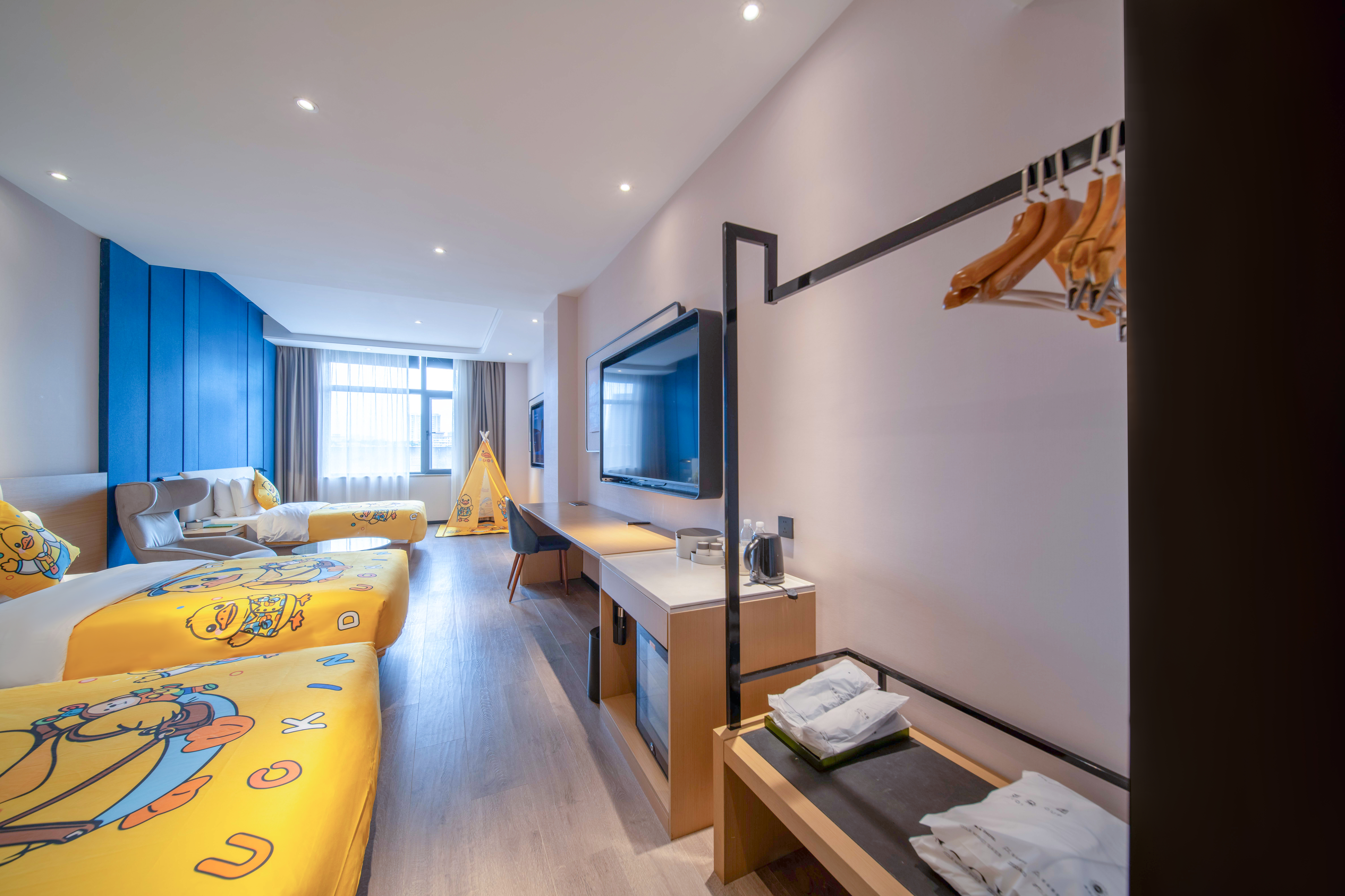 尊享亲子房（65寸4K投屏+裸棉床品+深睡枕Pro+小童帐篷）