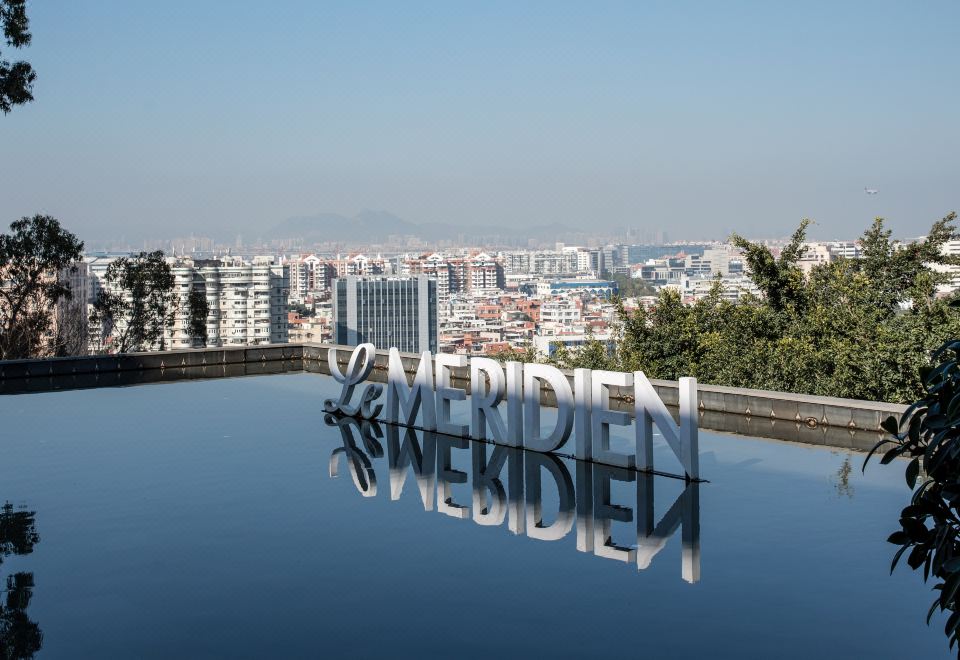 探索屿见时光阳台大床房