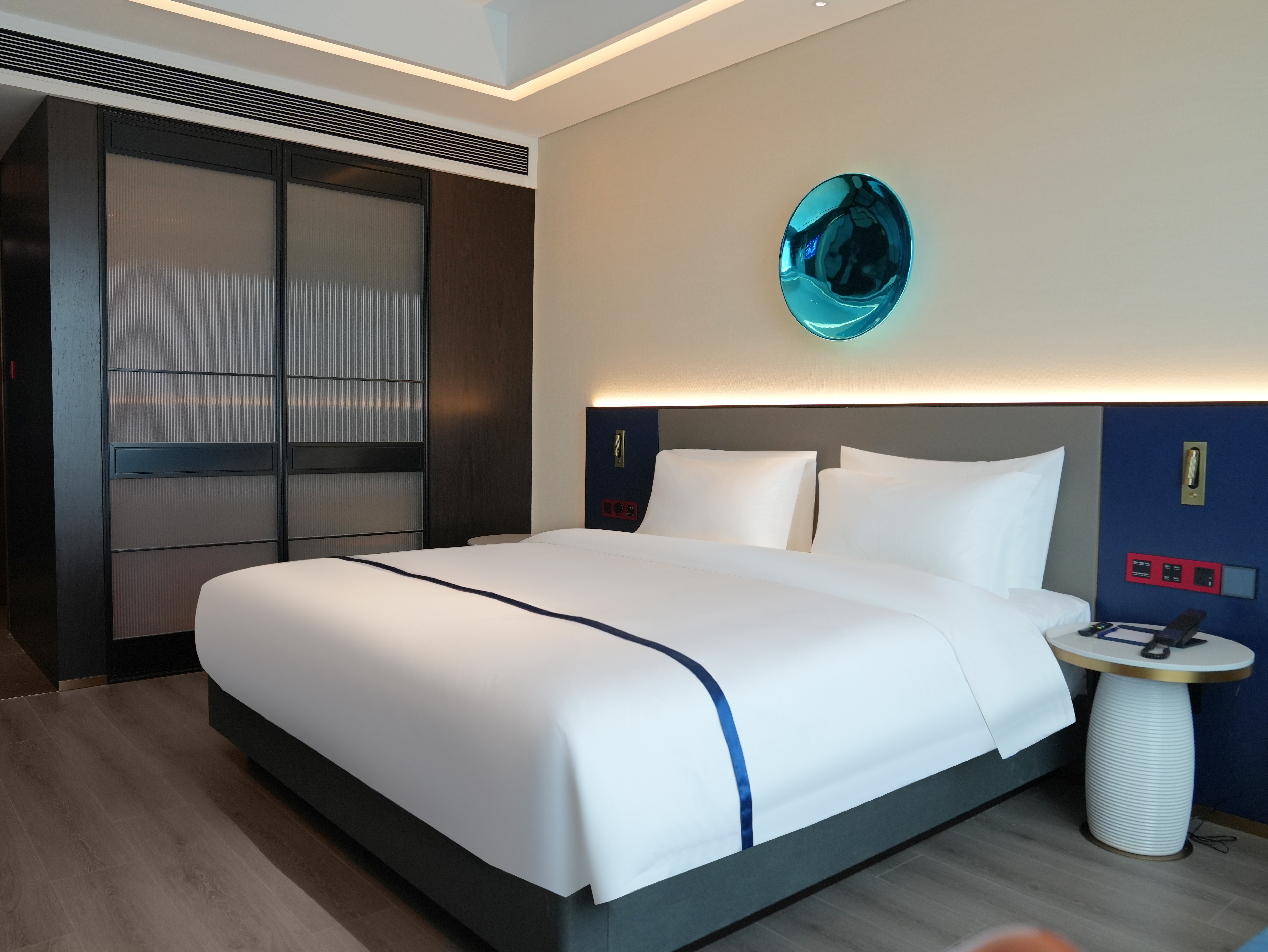 純粹大床房（慕思床墊+智能客控+小冰箱）