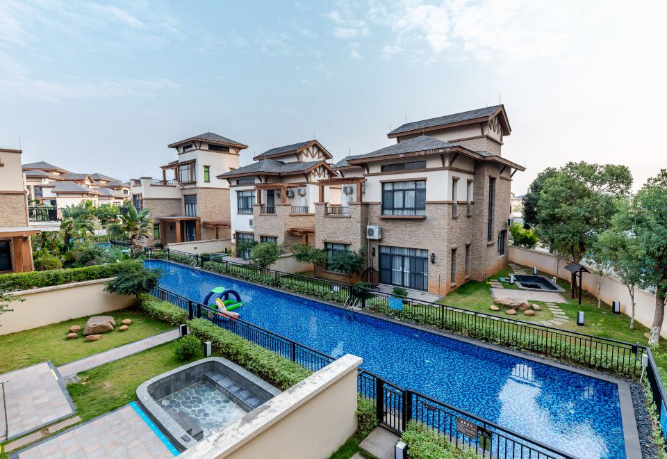 Baodun Lake Hushan Hot Spring ResortSingle-Family Villa Bicui 3-Bedroom 4-Bed Hydrophilic Family Hot Spring Villa (KTV)
