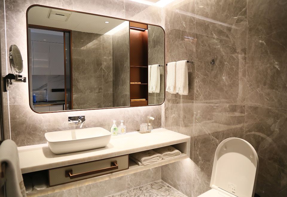 豪華雙床房（博世洗衣機│唯寶智能衞浴│高儀化粧鏡）