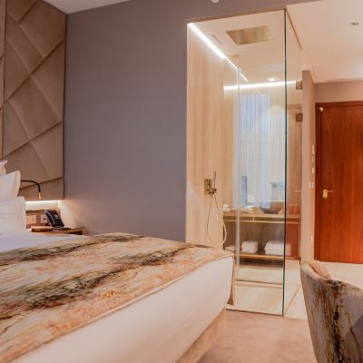Superior Double Room Wine & Books Lisboa Hotel Promo Code