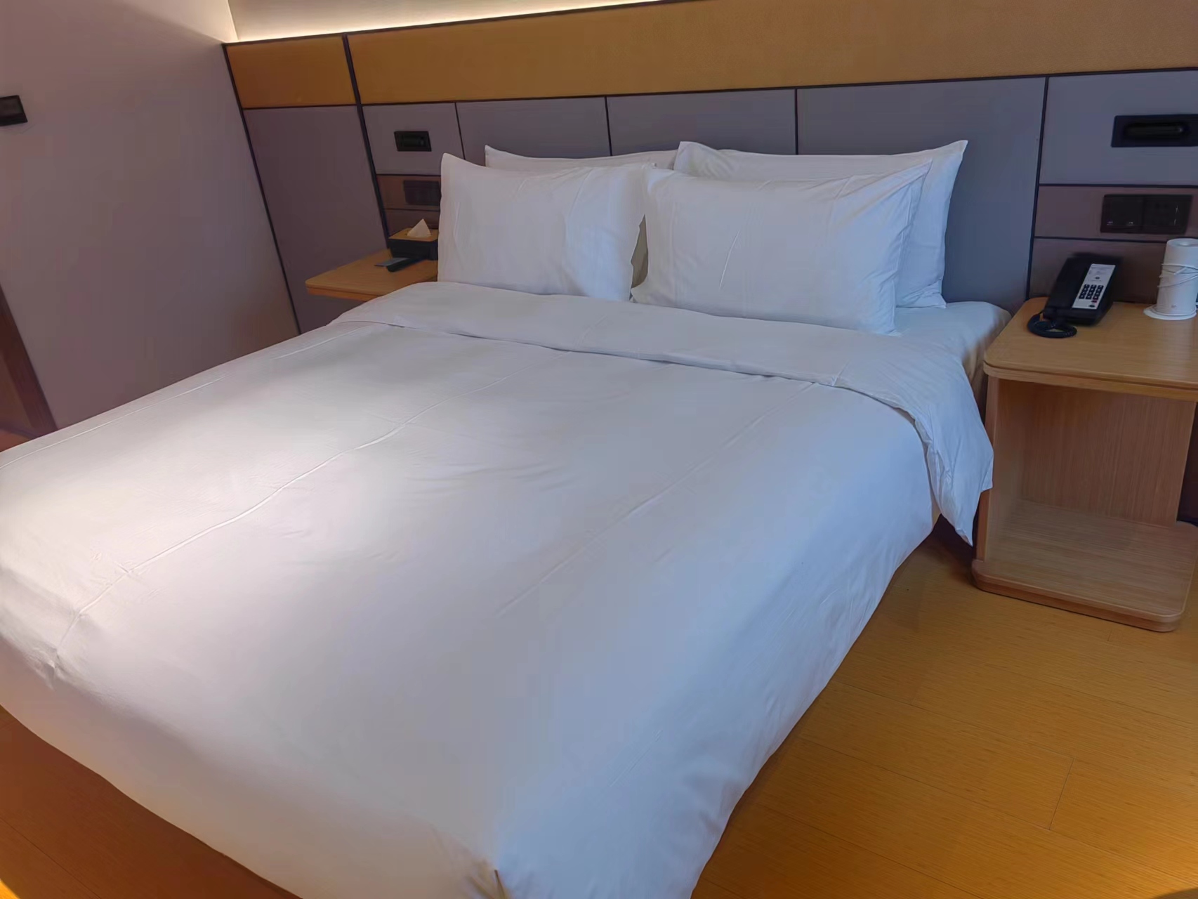 高级大床房（智能投屏）