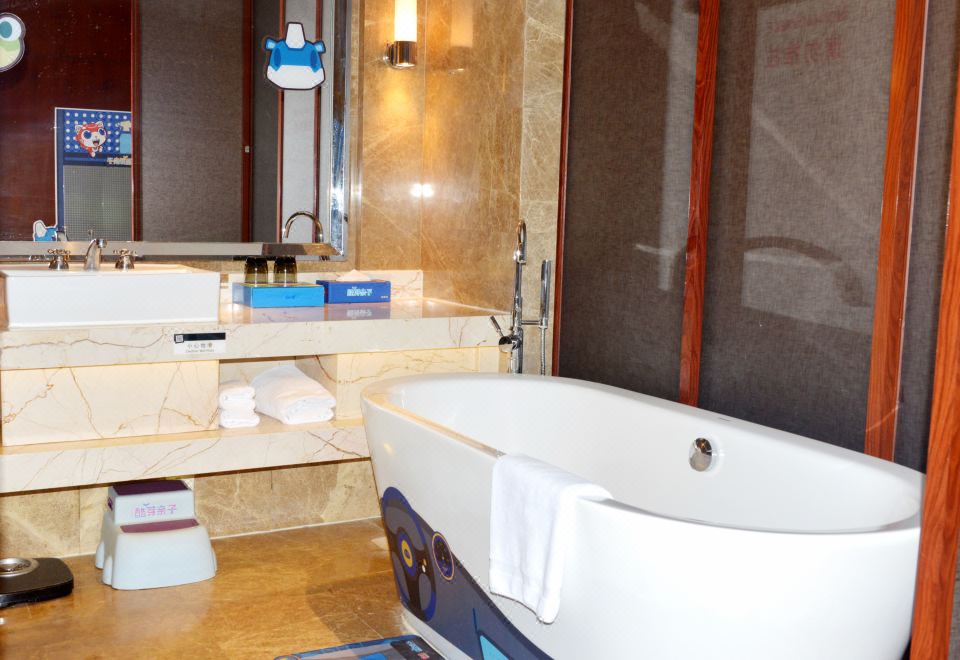 酷芽猪猪侠亲子家庭房