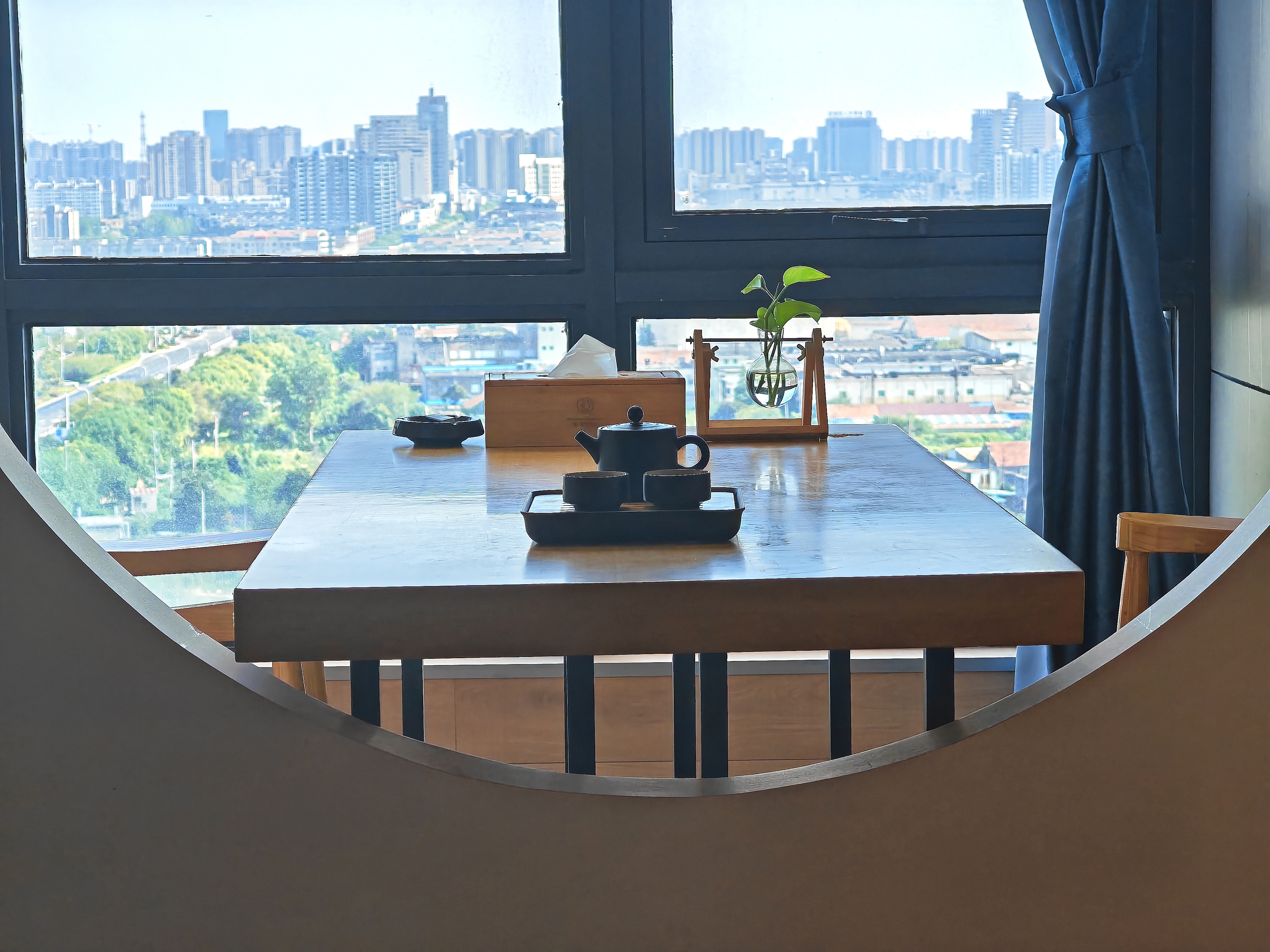 雅致大床房（高空落地城景+功夫泡茶）