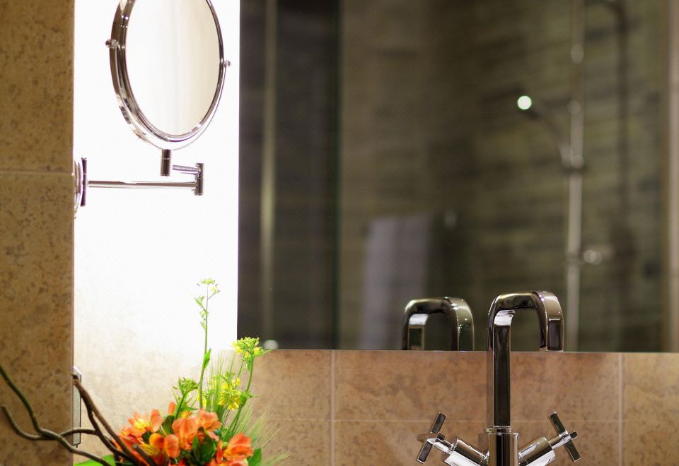 InterContinental Hotels ALPENSIA PYEONGCHANG RESORT by IHGStandard King Room With Lake View