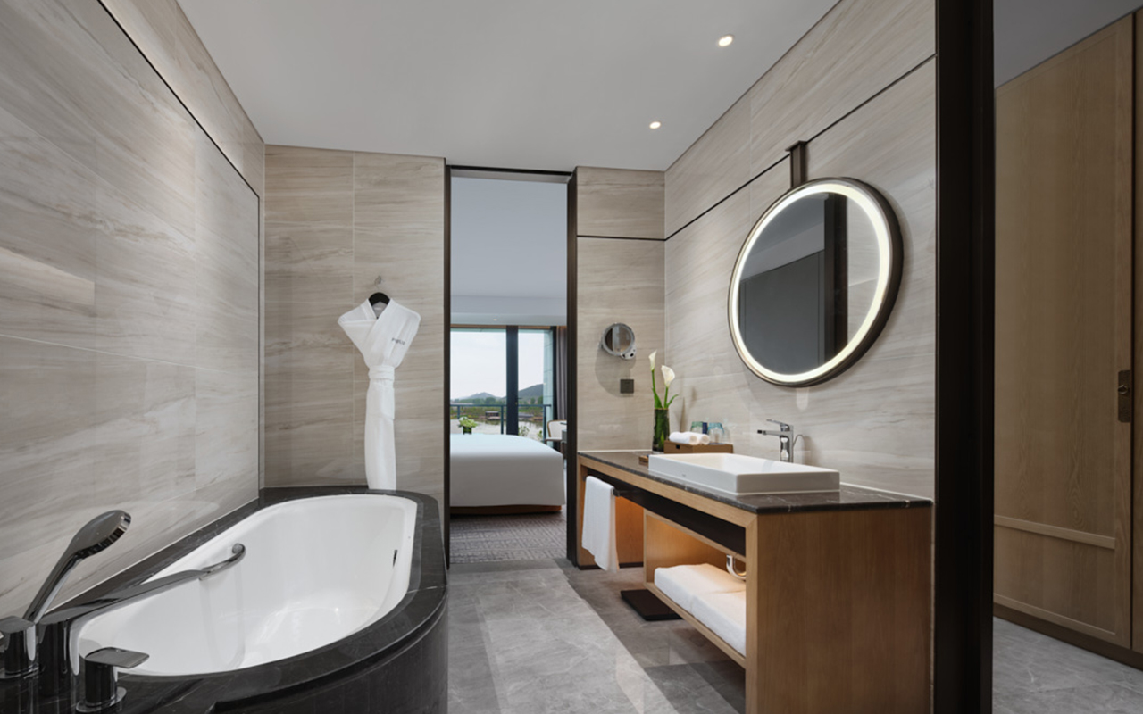 豪华露台园景大床房