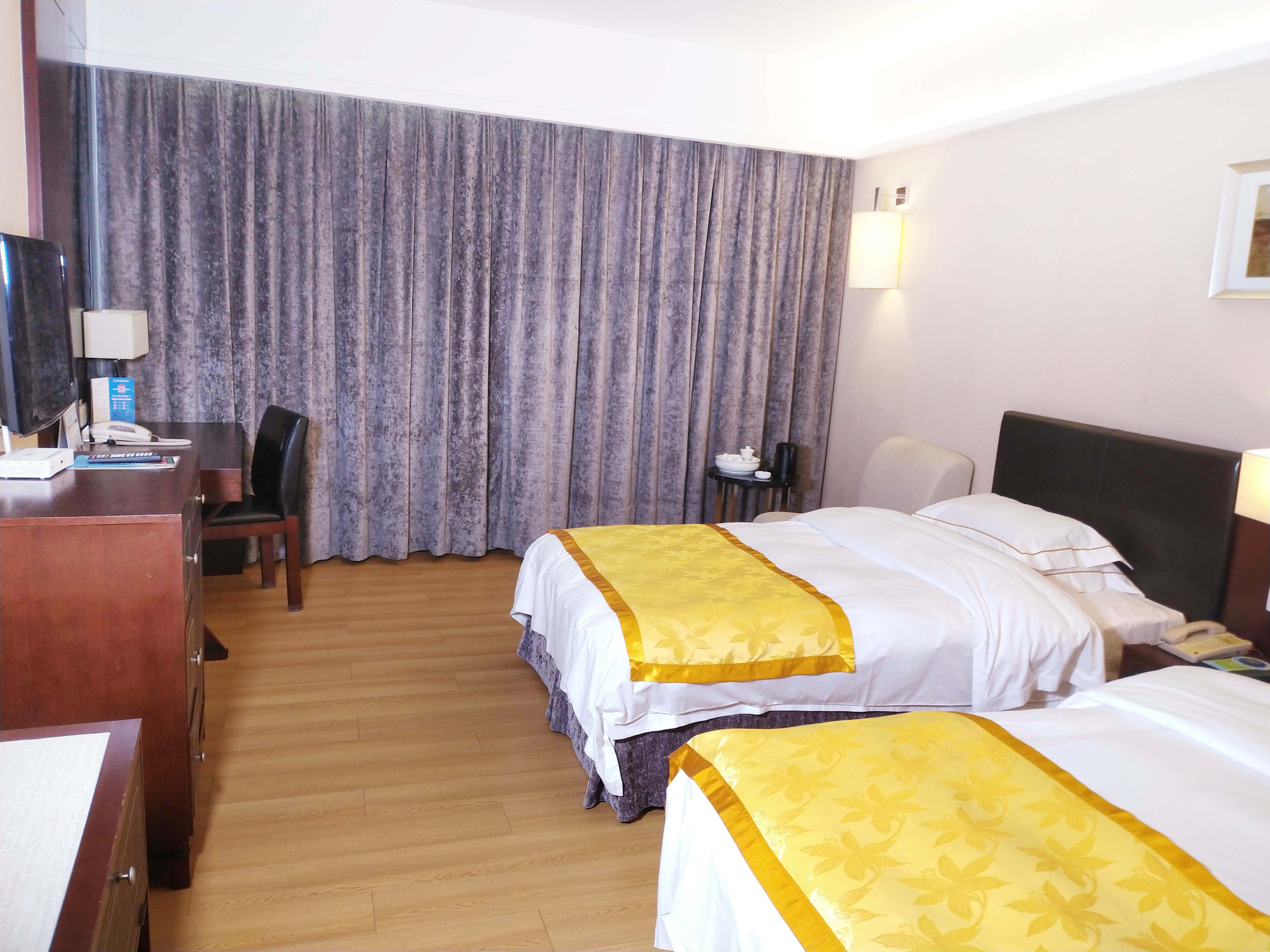 Shantou Golden Gulf  Hotel (Vientiane City)Deluxe double bed room